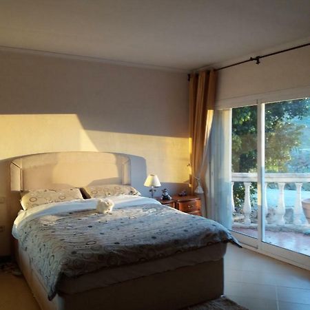 Villa De La Rosa Málaga Dış mekan fotoğraf