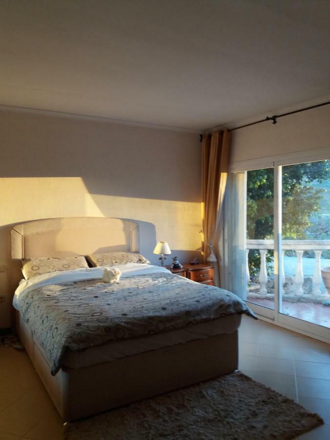 Villa De La Rosa Málaga Dış mekan fotoğraf